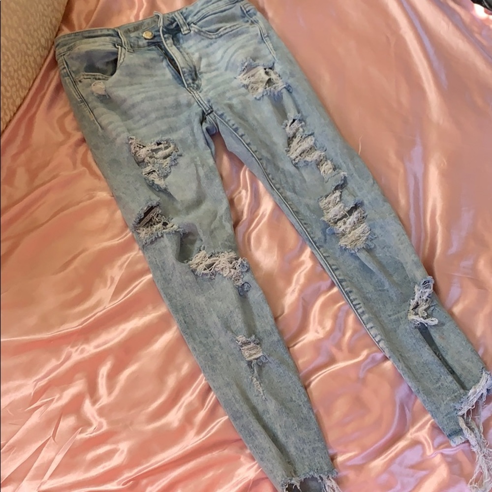 High rise jegging crop light wash w rips